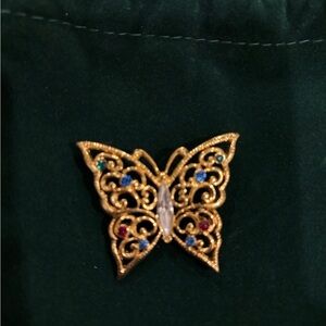 Butterfly pin brooch with pretty color stones